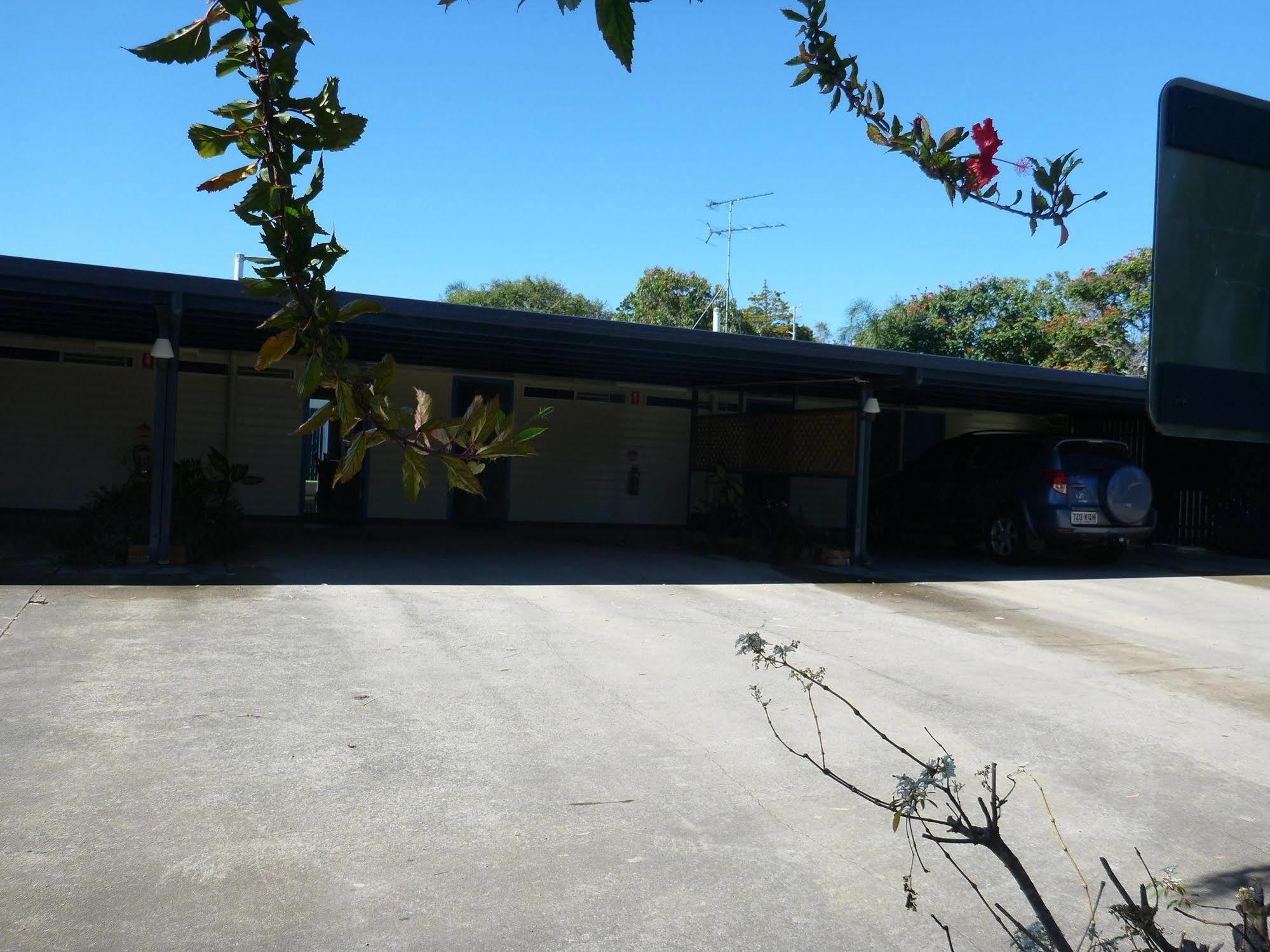 Emu Park Motel Buitenkant foto